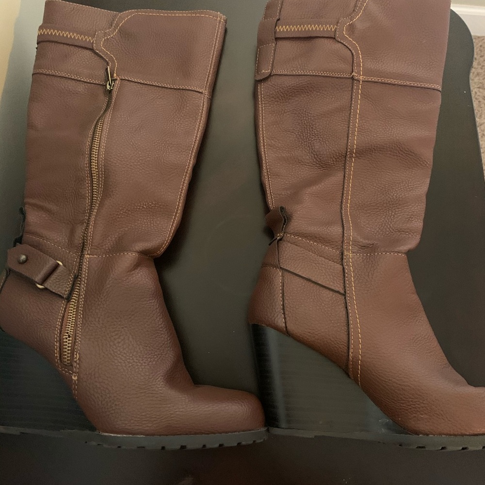 Brown Woman’s Boots